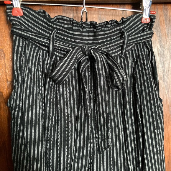 American Eagle Black and White Pinstripe Pants - Women's Size S - Picture 2 of 8